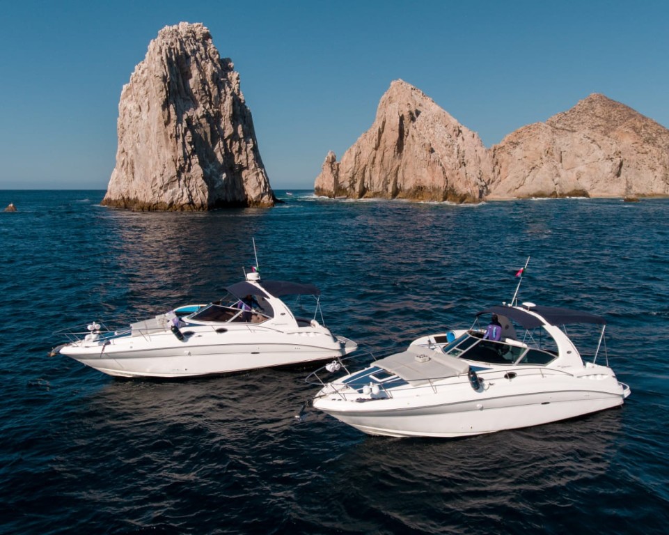 32' Sea Ray Luxury Yacht